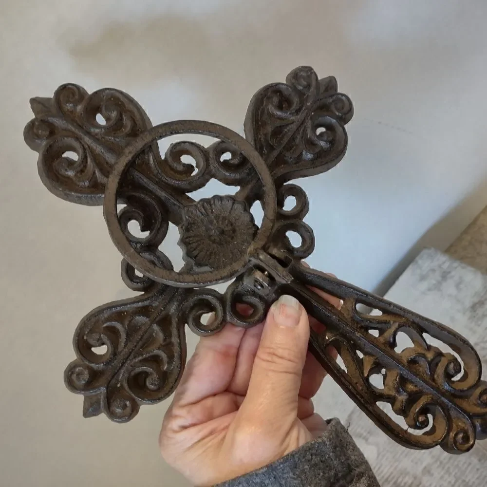 👍 Set of two different cross wall hanging candle holders.  Metal & Iron. C6